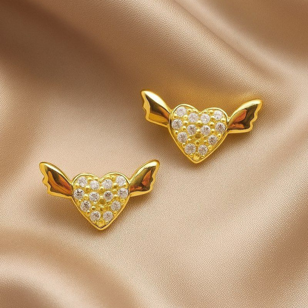 Серьги-пусеты Золотые сердца с крыльями и сияющим паве 1J11012CJJ