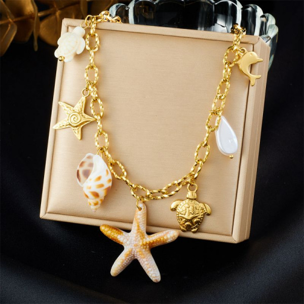 Цепочка с подвеской в виде фигурок медвежат и цветов с эмалью CJR62488