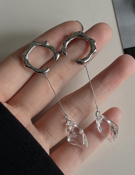 Кафф с каплевидной подвеской L13359