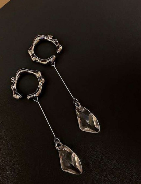 Кафф с каплевидной подвеской L13359