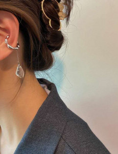 Кафф с каплевидной подвеской L13359