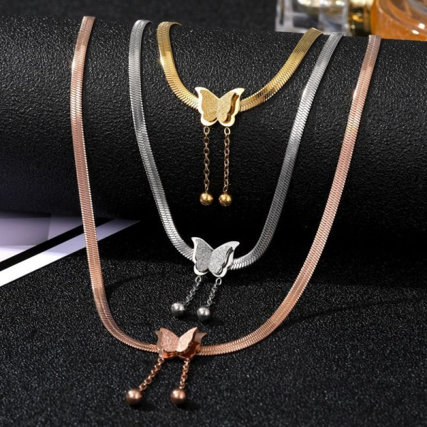 Серебристое колье-змея с ажурной бабочкой CJD81019