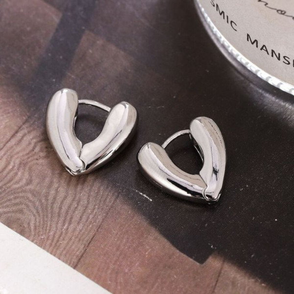 Серьги-гвоздики сердца объёмные CJ11069