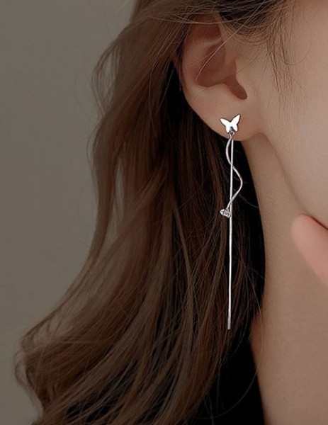 Одиночная серьга-подвеска бабочка с цепочками L78606