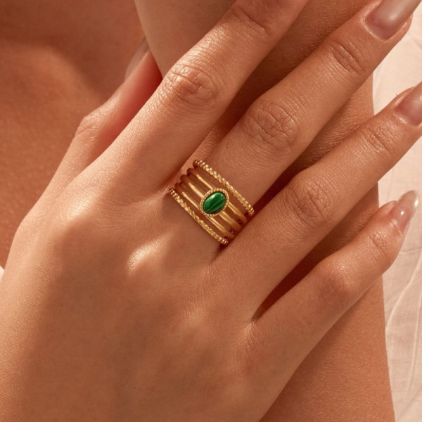 Многоярусное кольцо с зеленым камнем CJN89837
