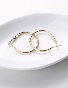 Классические тонкие серьги-кольца из золотистого металла E25506