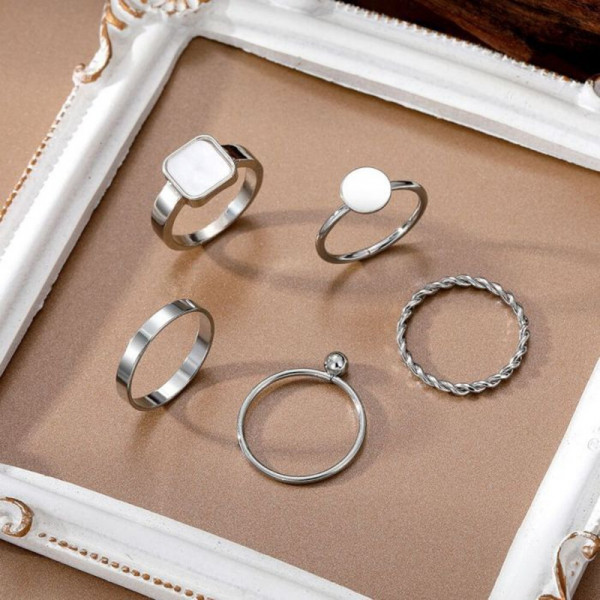 Серебристый набор колец с квадратными вставками CJJ11281
