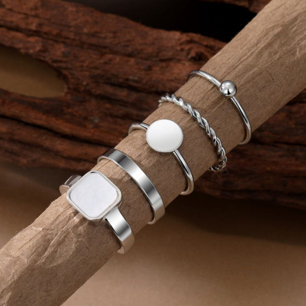 Серебристый набор колец с квадратными вставками CJJ11281