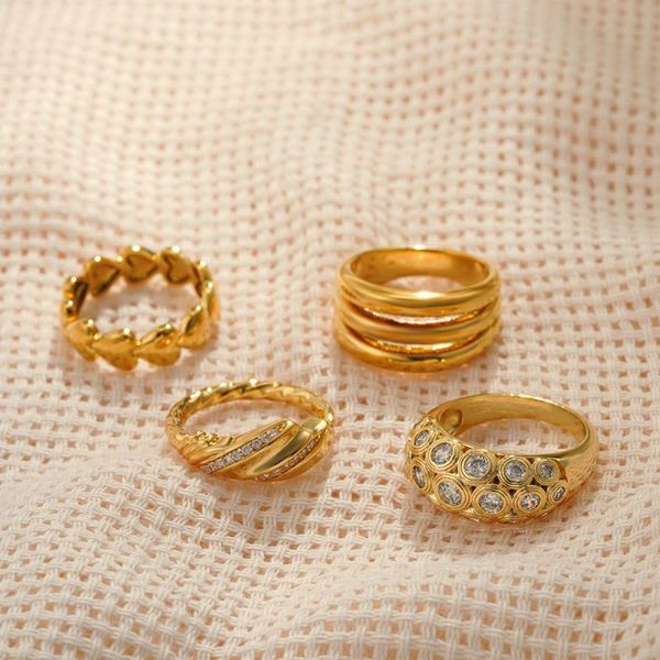 Трехрядное разомкнутое кольцо с золотистыми шинками CJL50128