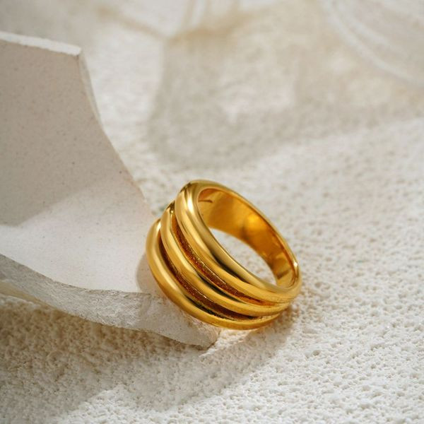 Трехрядное разомкнутое кольцо с золотистыми шинками CJL50128