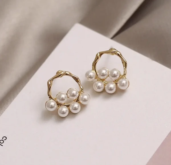 Элегантные серьги-пусеты жемчужные гроздья R77491MSK