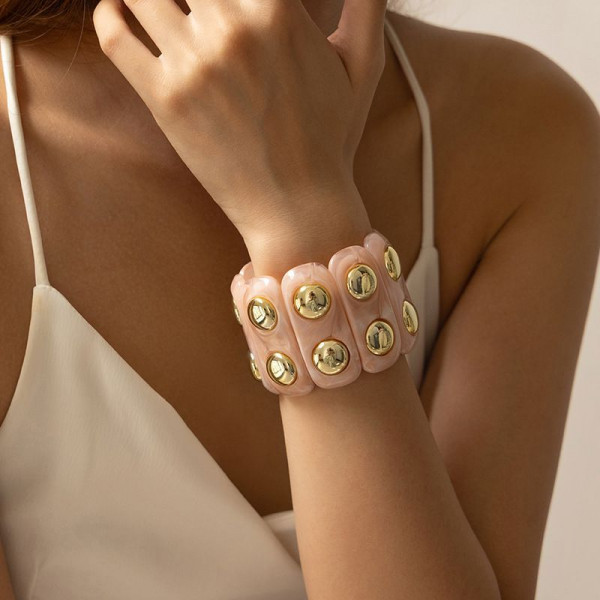 Браслет жесткий широкий с объемными шипами и эмалью CJN88002