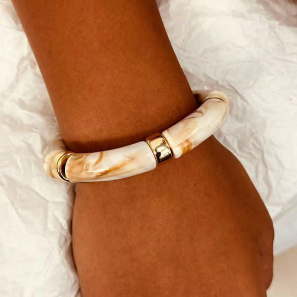 Браслет жесткий трубчатый из цветного глянцевого акрила CJP93764