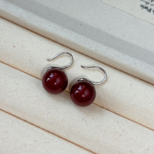 Серьги-петли с вишневыми бусинами CJP80512