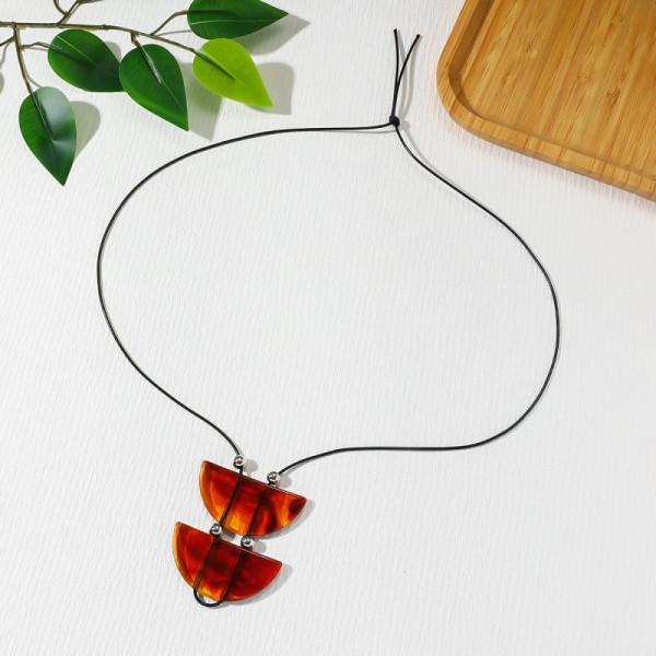 Колье на леске с парными полукруглыми подвесками CJR56949