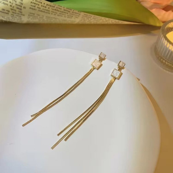 Золотистые серьги-цепочки с кубами J10421CJJ