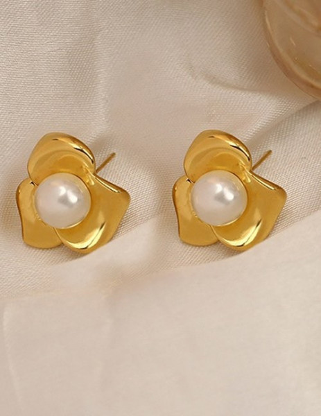 Лаконичные серьги-пусеты золотые лепестки Z55063