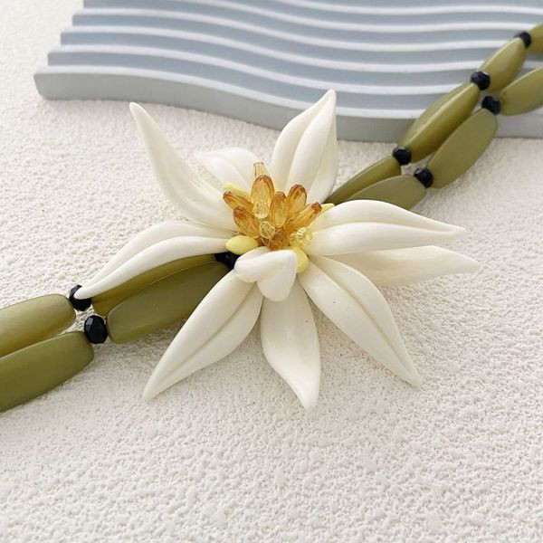 Двойные бусы из матового камня с цветком CJH75152