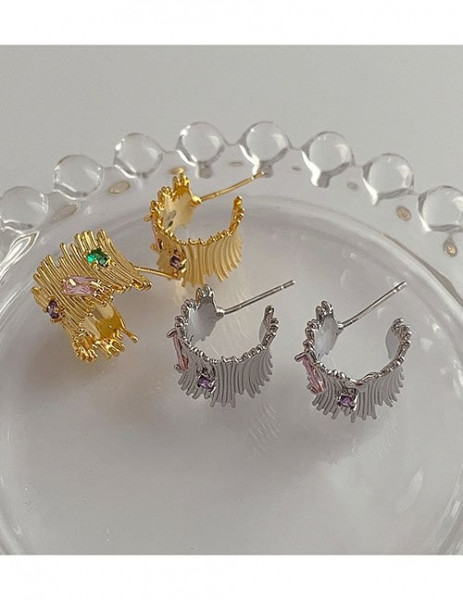 Широкие фактурные полукольца с камнями Z31710