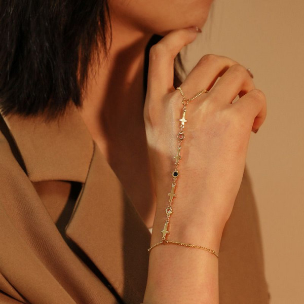 Слейв-браслет гранатовые искры на золотом фоне CJF48517