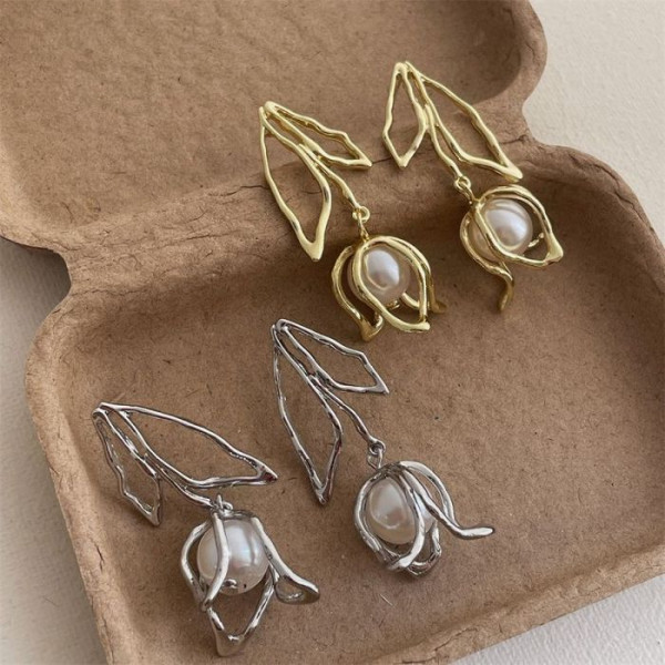 Ажурные серьги пусеты в форме бутонов тюльпанов CJL14750