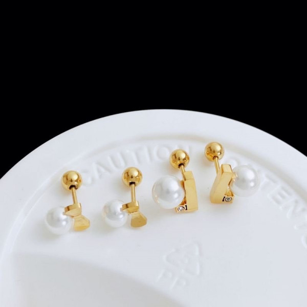 Серьги-гвоздики с бантом и жемчугом CJD74608