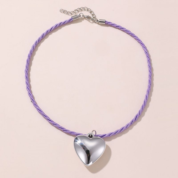 Чокер из ярко-розового шнурка с объемным сердцем CJG53582