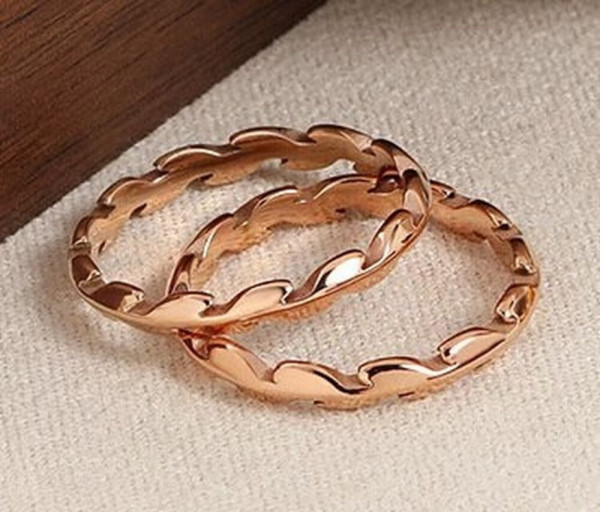 Тонкое кольцо-цепочка из мелких золотистых звеньев J11173CJJ