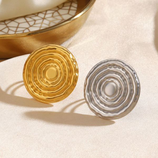 Стальное кольцо с рельефным изображением луны и звезд CJN25423