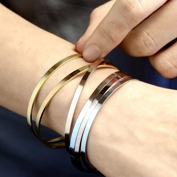 Браслет жесткий разомкнутый в стиле минимализм YZ15509MSK