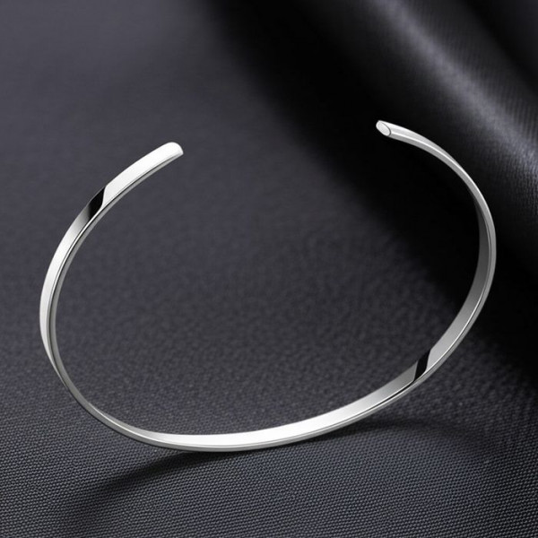 Браслет жесткий разомкнутый в стиле минимализм YZ15509MSK