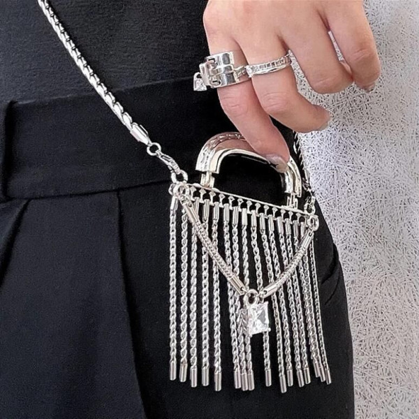 Серебристая длинная цепочка с подвеской-сумочкой DNS11152CJJ