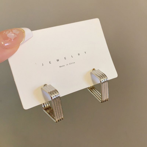 Геометрические золотистые серьги в форме трапеции CJG62243