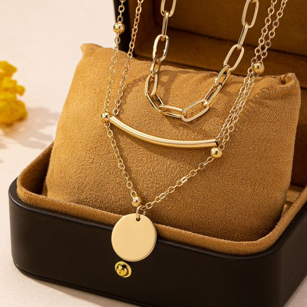 Трехслойное колье с крупными звеньями и круглой подвеской CJP54251