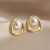 Элегантные серьги-пусеты жемчуг в оправе G71381