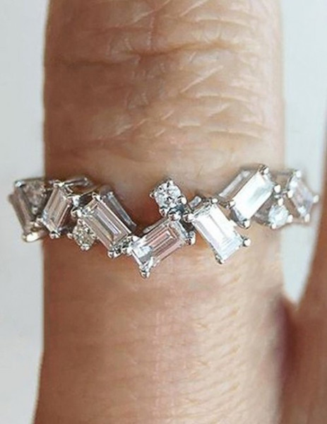 Кольцо дорожка с хаотичной инкрустацией кристаллами M13405