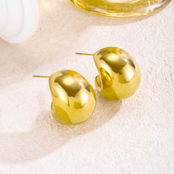 Золотистые серьги-пусеты Объемные полусферы CJH63040