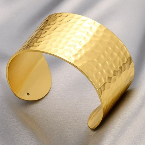 Браслет жесткий широкий с фактурой мятого золота 1J12202CJJ