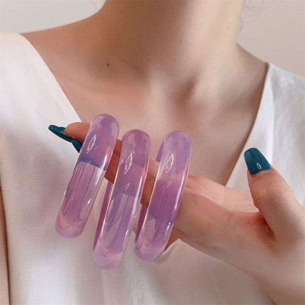 Браслет жесткий из декоративного полупрозрачного акрила CJM16111