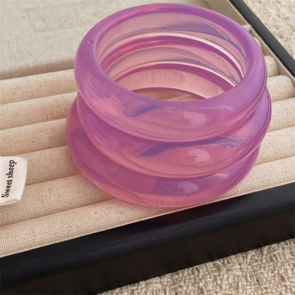 Браслет жесткий из декоративного полупрозрачного акрила CJM16111