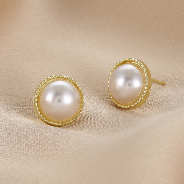 Круглые серьги-пусеты с жемчужной вставкой Z59717