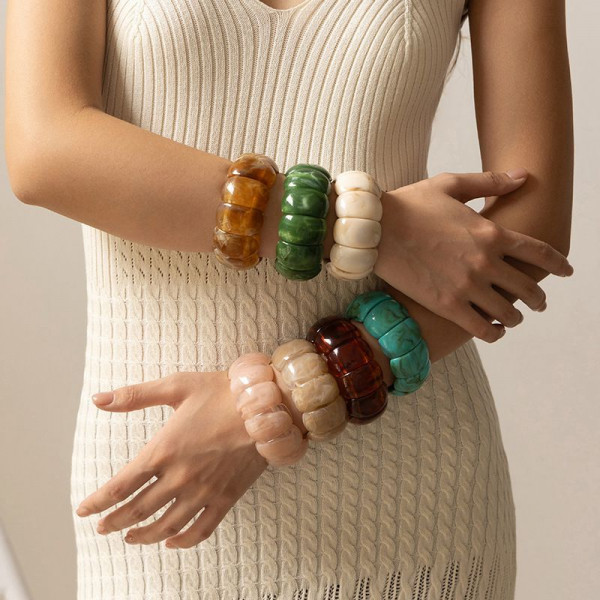 Браслет жесткий из граненого акрила под натуральный камень CJN88010