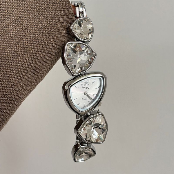 Женские часы CJT22026