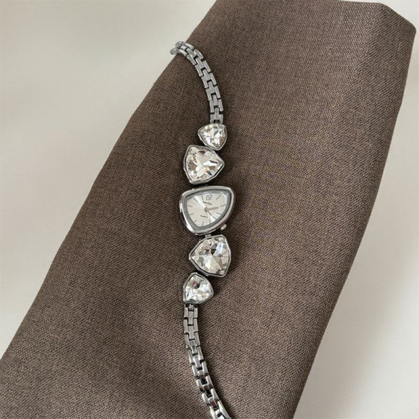 Женские часы CJT22026