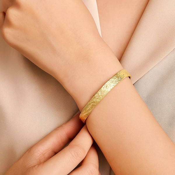 Браслет жёсткий титановая сталь напыление золотом 1J12204CJJ