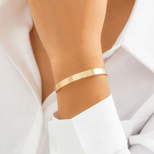 Браслет жесткий тонкий с гравировкой бренда CJC60853