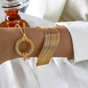 Браслет жесткий многорядный в золотистом цвете CJG30827