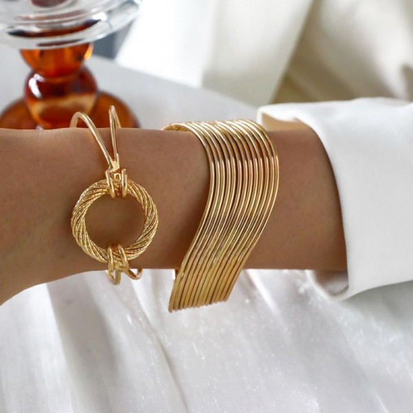 Жесткий браслет CJG30827