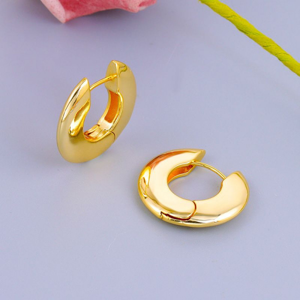 Гладкие широкие серьги-конго CJP98510