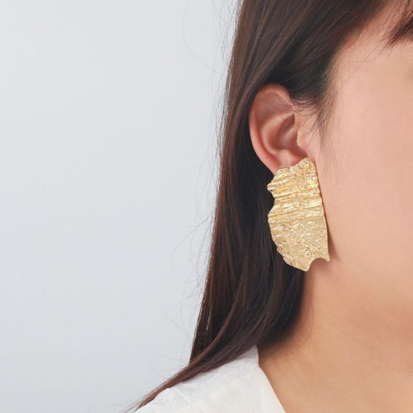 Дизайнерские серьги-пусеты золотистые пластины CJM81439